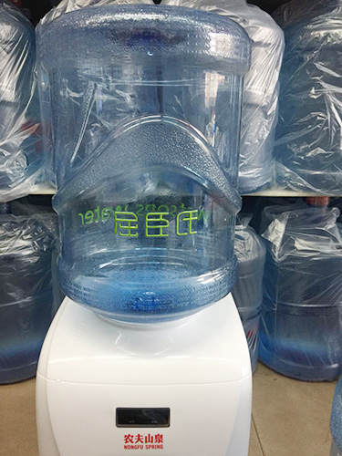 屈臣氏矿泉水